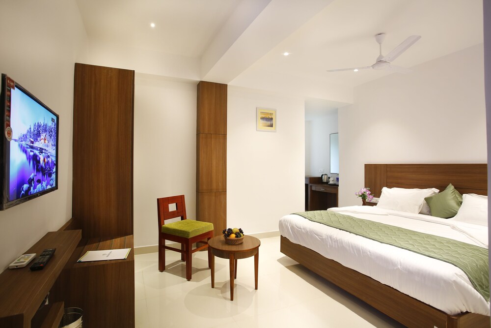 Hotel Navarathna in Aluva, India