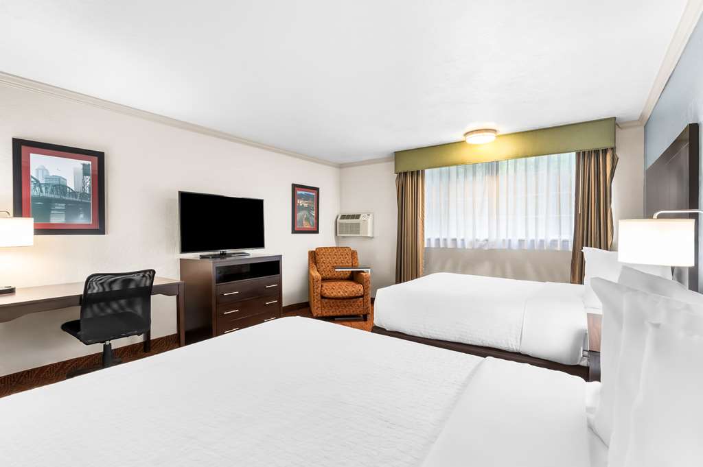 Best Western Plus Parkway Inn - photo 22