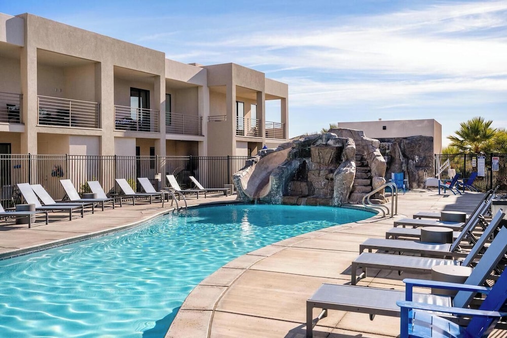 Tranquility at The Lofts Near National Parks — 4-Star Luxury Hotel in Saint George, United States