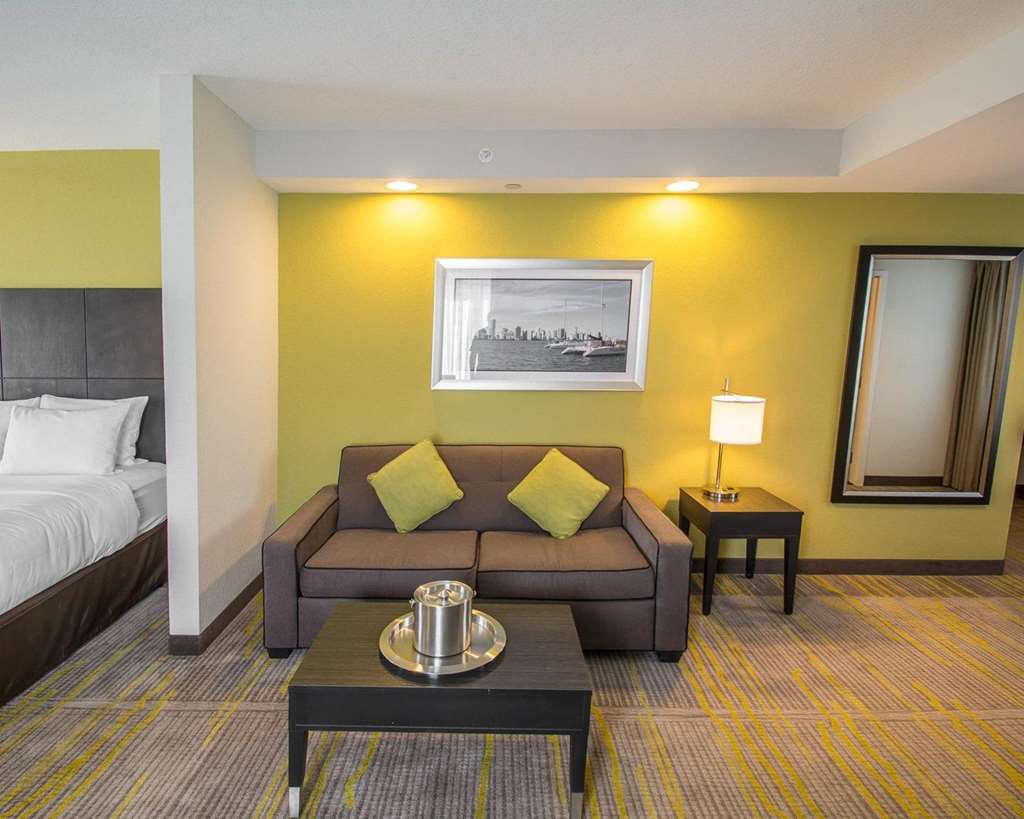 Comfort Suites Miami Airport North - photo 27