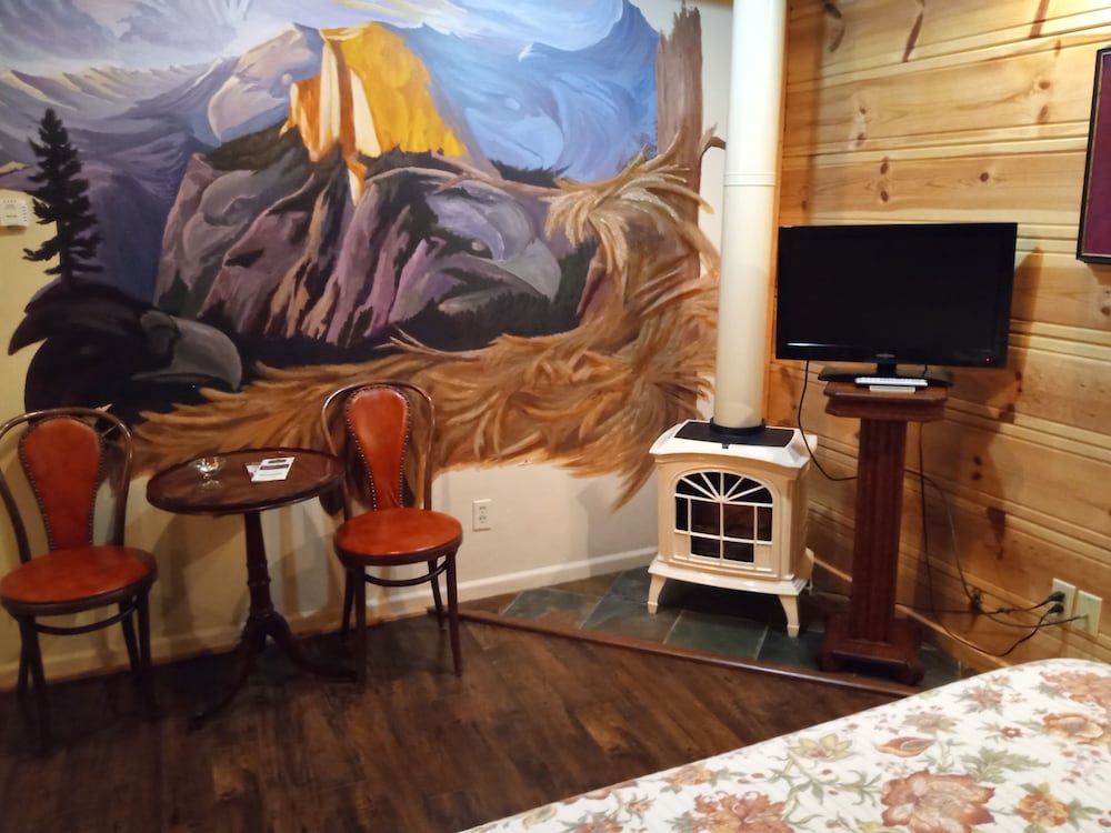 All Season's Groveland Inn - photo 12