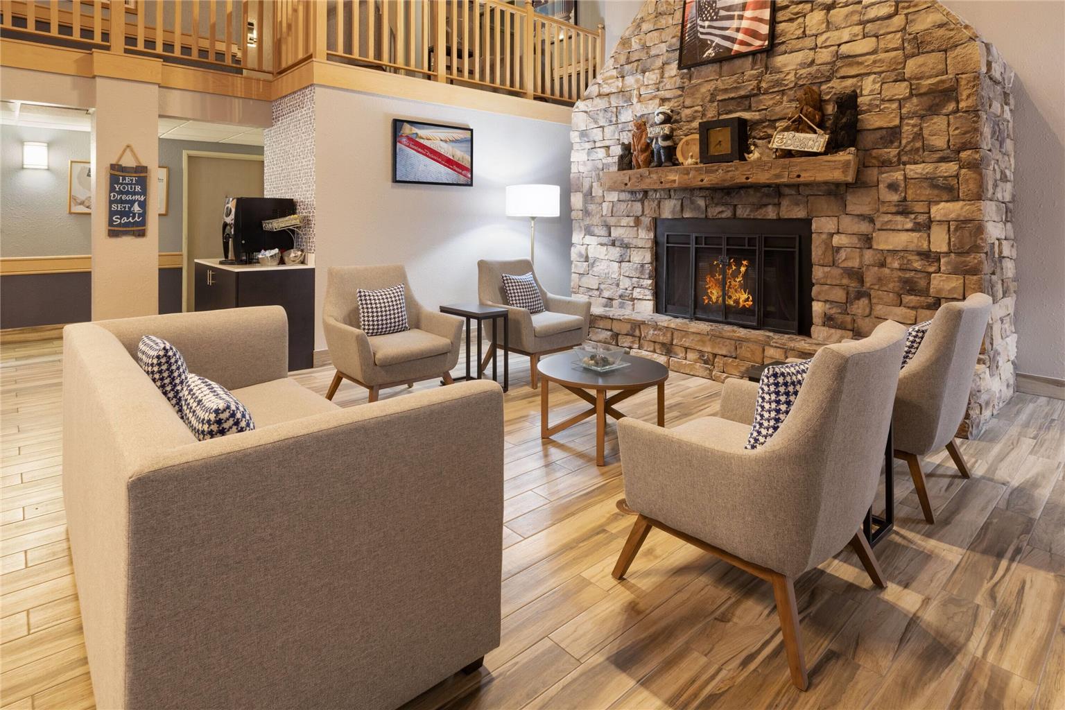 AmericInn by Wyndham Douglas Saugatuck - photo 6