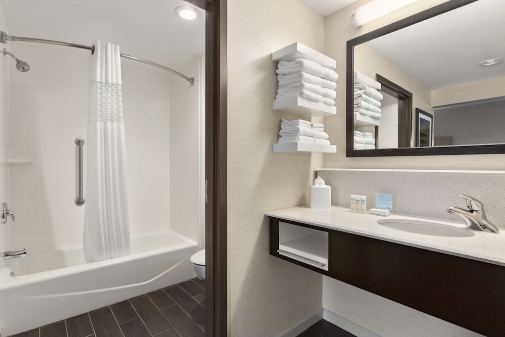 Hampton Inn Penn Yan - photo 23