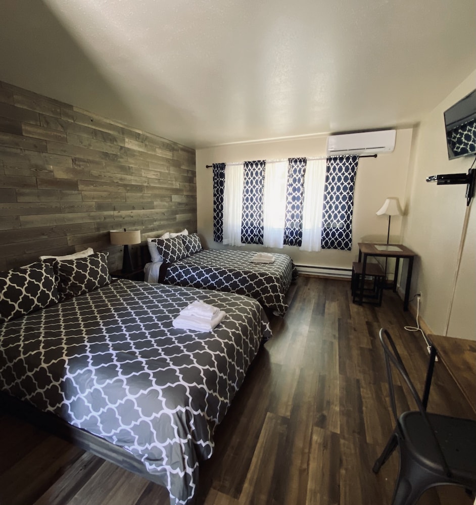 Squirrel Tree Resort - photo 3