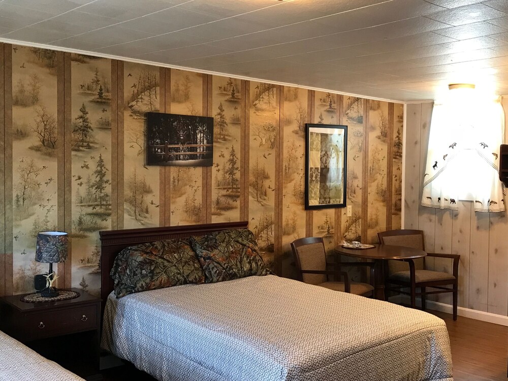 Admiral's Ocean Inn - photo 12