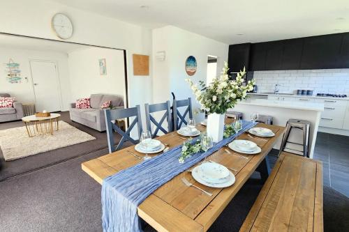Spacious 5BDR 2BA plus sleepout Family Home — 4-Star Luxury Hotel in Christchurch, New Zealand