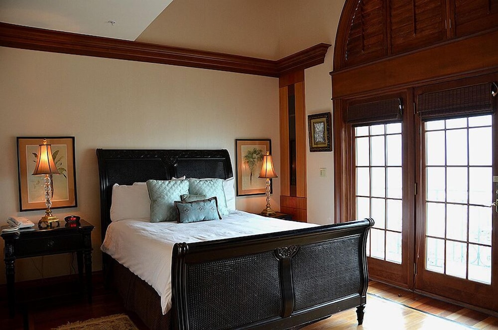 The Flanders Hotel - photo 20