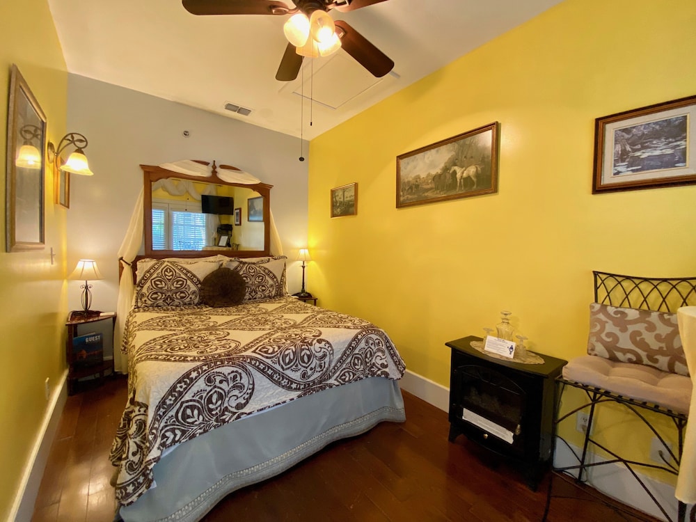 Penny Farthing Inn - photo 25