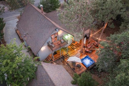 Pendleton Pines - carbon neutral hotel in Big Bear City