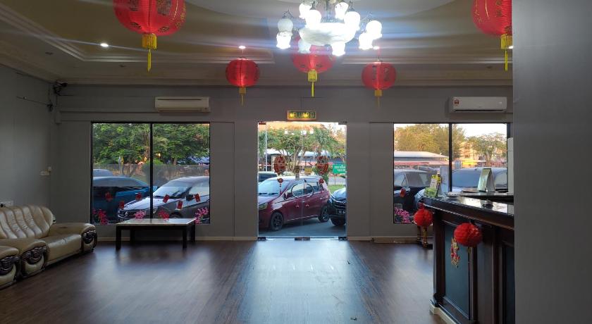 The Upper Deck Hotel — Kudat — photo 2