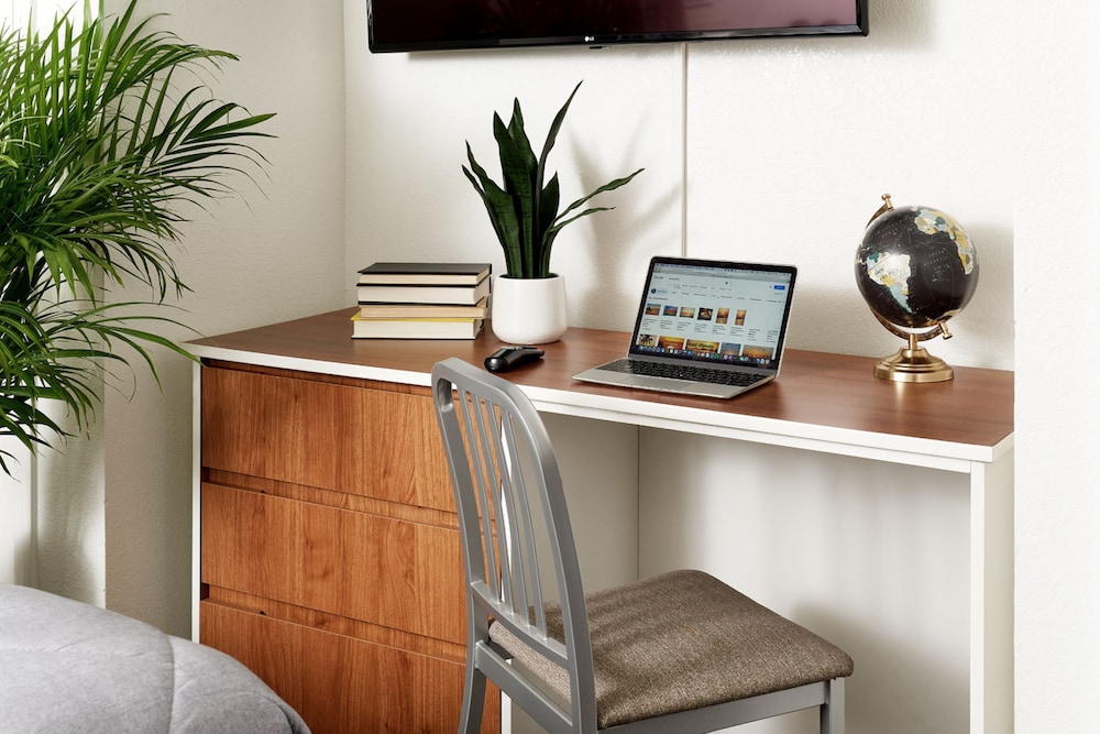 InTown Suites Extended Stay Fort Lauderdale - photo 4