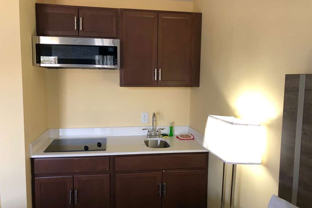 Days Inn by Wyndham Cape Carteret near Emerald Isle - photo 10
