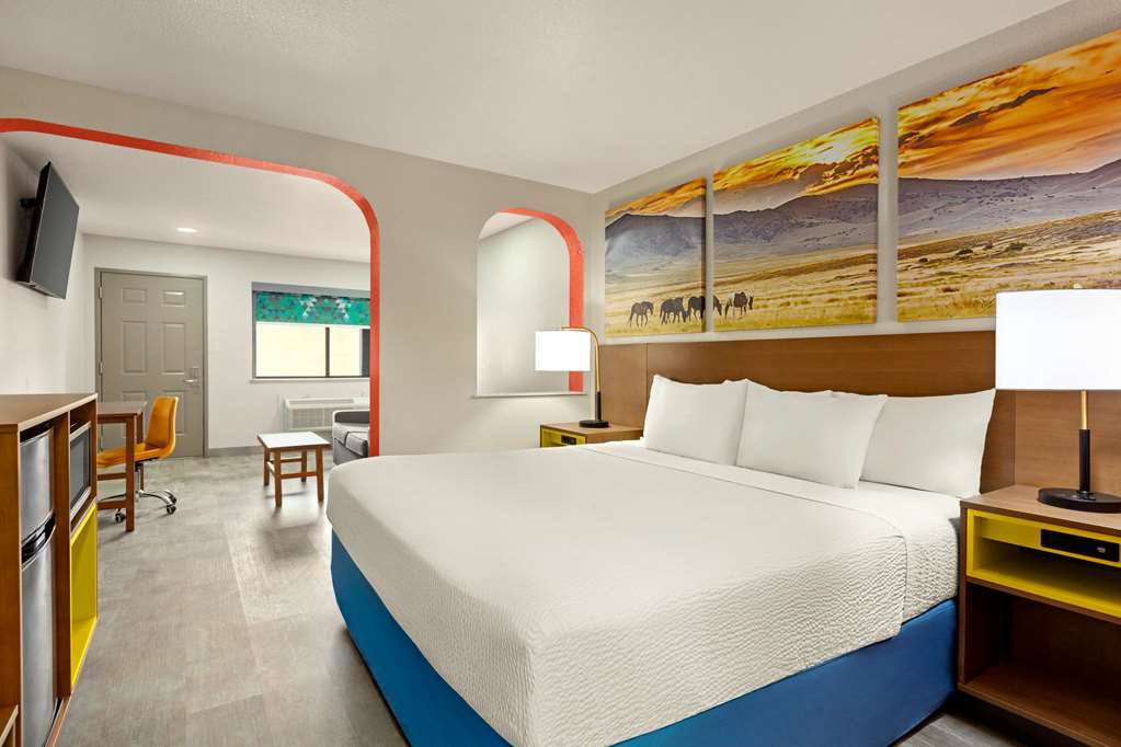 Days Inn by Wyndham Ruidoso Downs - photo 33