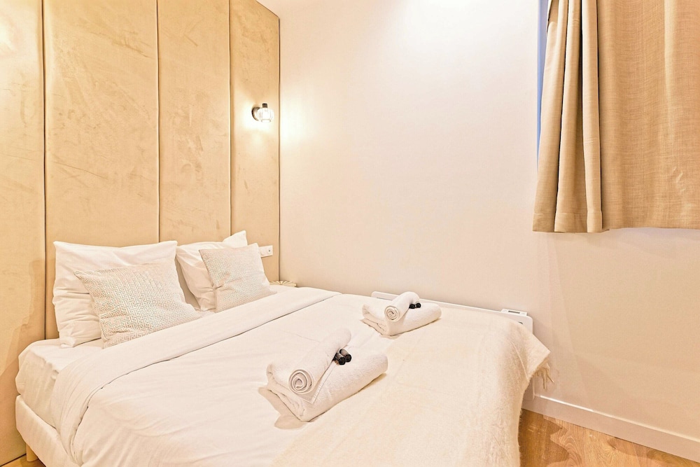 Superb Air conditioned Flat Galeries Lafayette — 4-Star Luxury Hotel in Paris, France