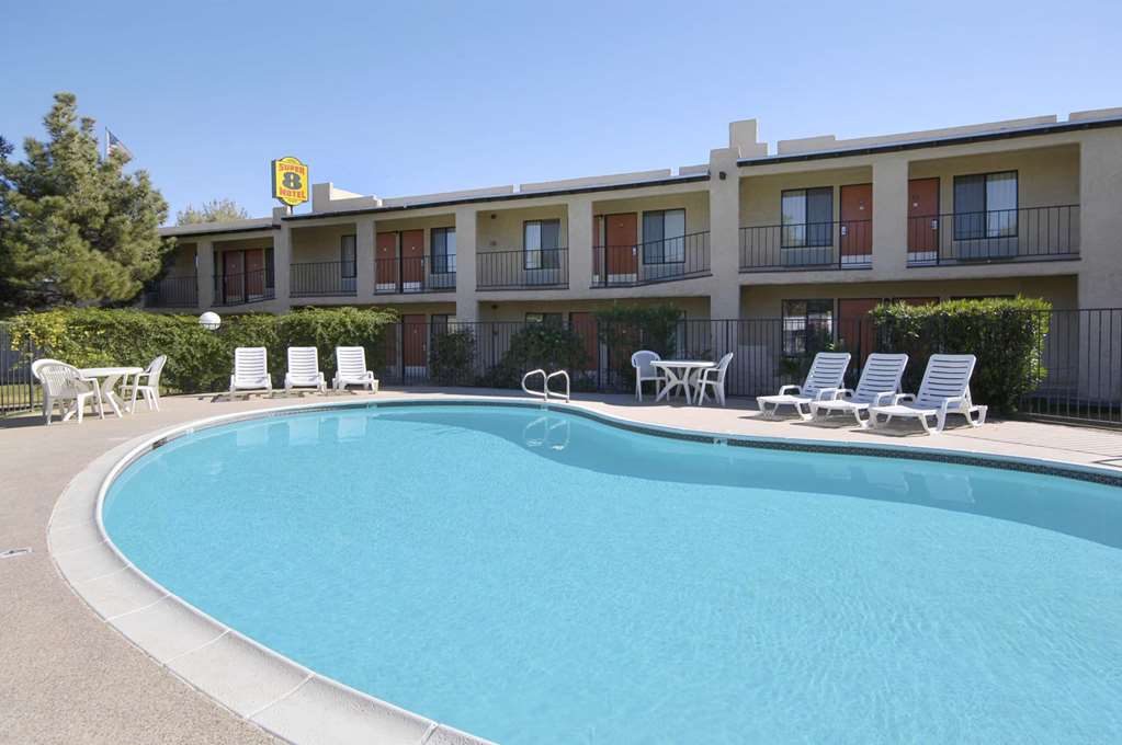 Super 8 by Wyndham Barstow - photo 7