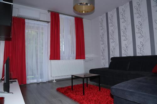 Szofi Apartman — 4-Star Luxury Hotel in Hajduszoboszlo, Hungary