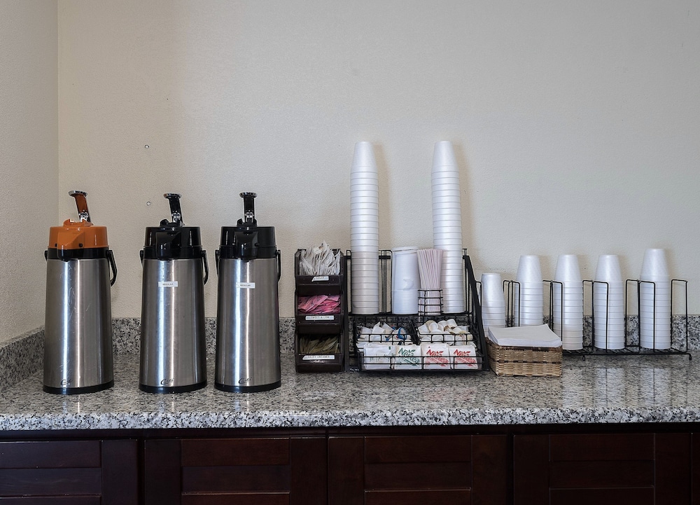 Red Roof Inn Lancaster Strasburg - photo 2