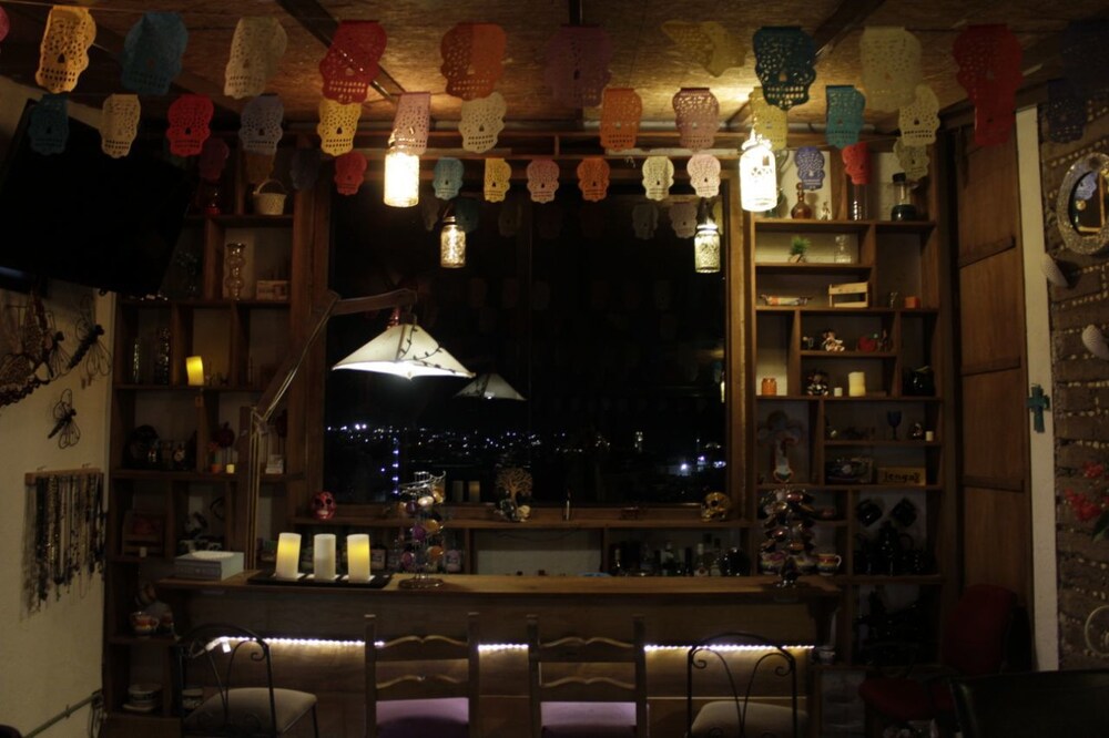 Hotel Bar