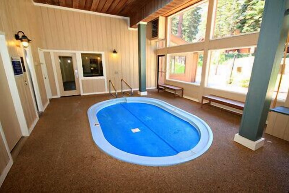 Mammoth Ski & Racquet Club - photo 60