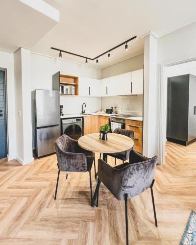 Agape Apartment On park Century