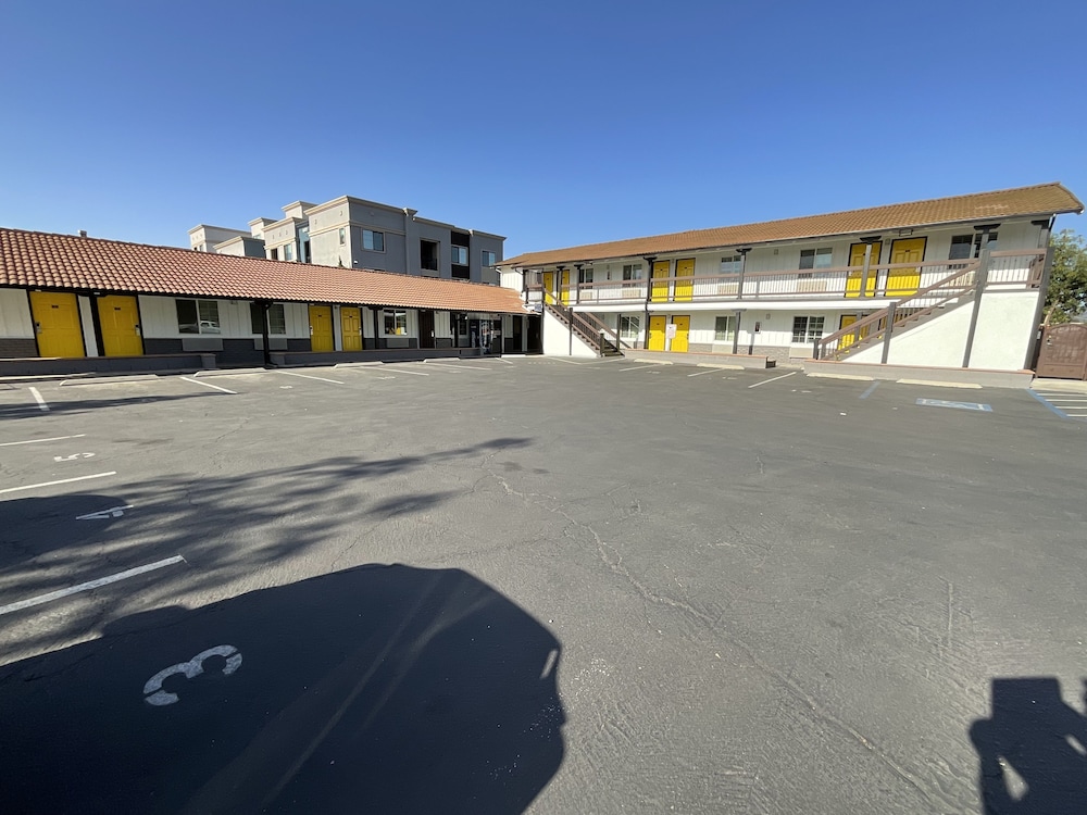 Escondido Inn - photo 30