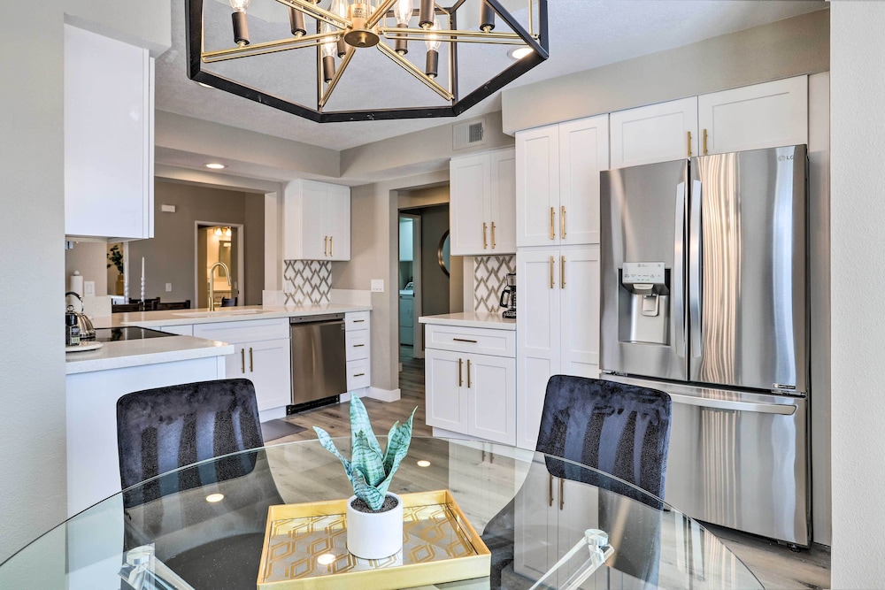 Chic Palm Desert Condo with Resort Style Amenities - photo 18