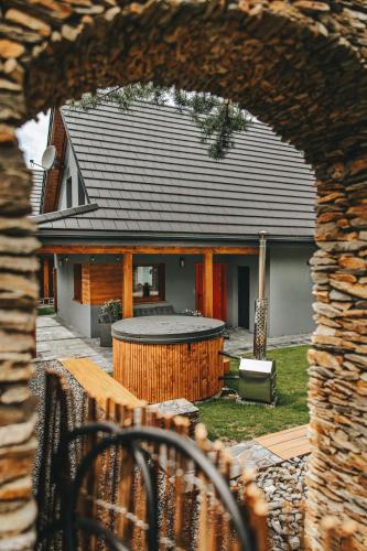 Skrzaci zakątek domek z prywatną balią z jacuzzi in Stronie Slaskie, Poland