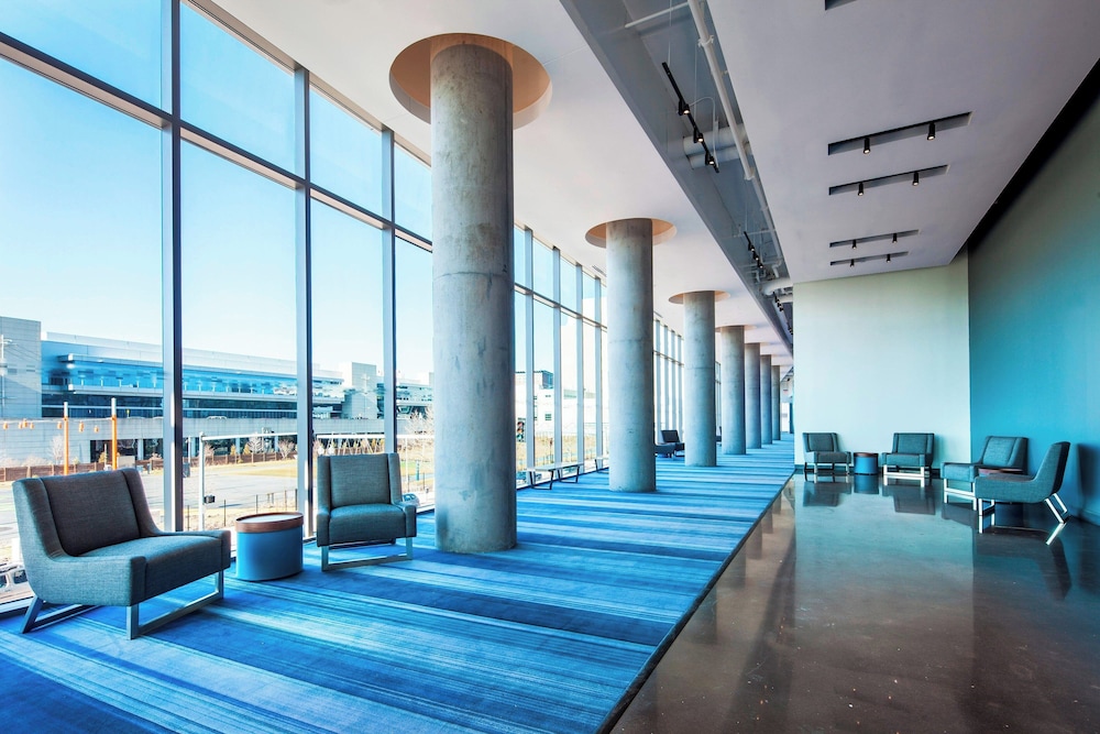 Aloft by Marriott Boston Seaport District - photo 30