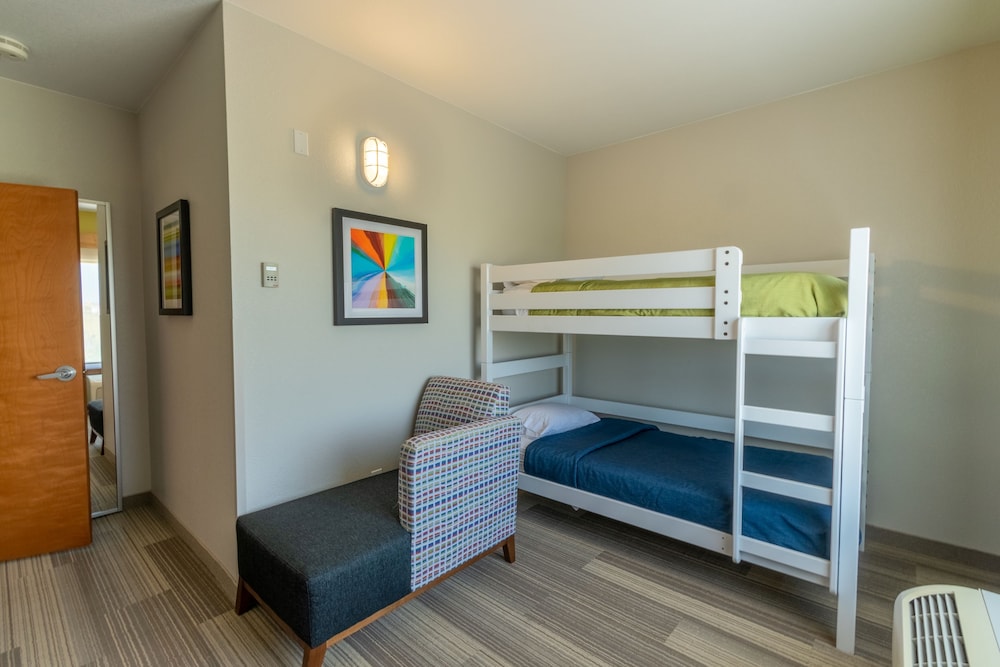 Holiday Inn Express Hotel & Suites Limon I 70 by IHG - photo 3