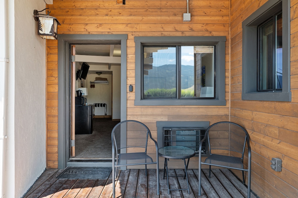 Elk Refuge Inn - photo 55