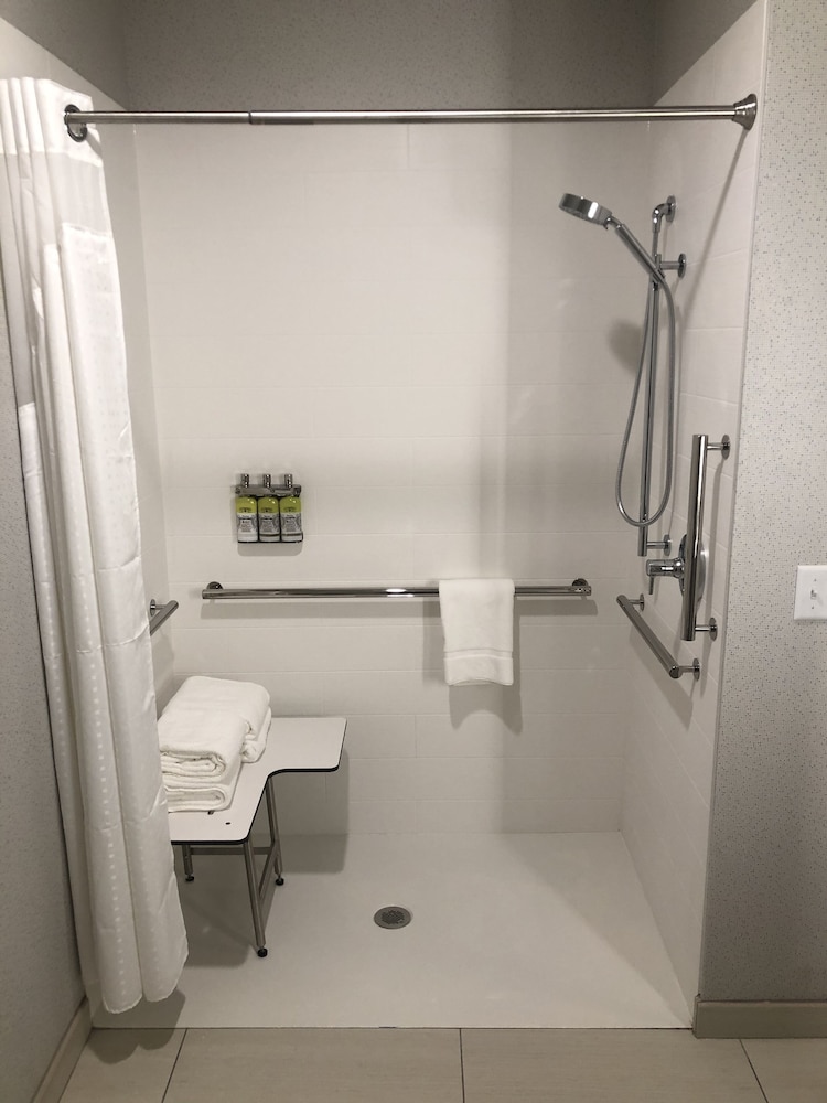 Holiday Inn Express & Suites Madison West Middleton - photo 26