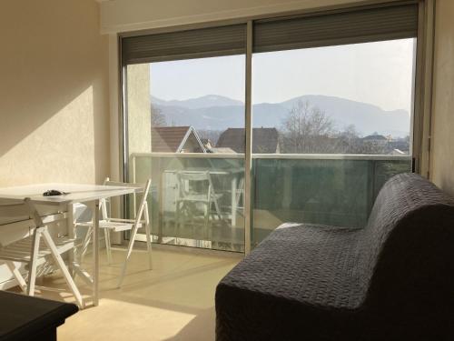 Petit Studio Vue Montagne - carbon neutral hotel in Unknown City