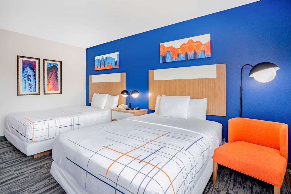 La Quinta Inn & Suites by Wyndham Katy - photo 16