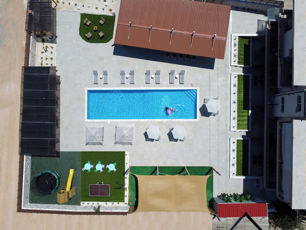 ID Holiday Living — 4-Star Luxury Hotel in Nafplio, Greece