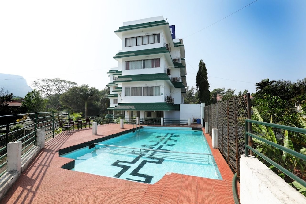 Sunrise Hill Resort — hotel in Lonavla