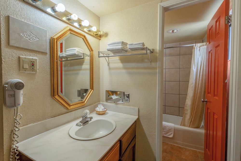 Royal Holiday Motel By Belvilla Gallup I 40 - photo 52