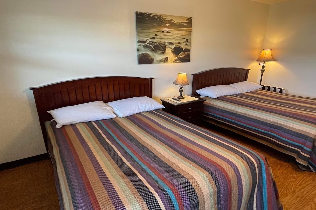 Cadiz Motel by OYO on route 250 - photo 11