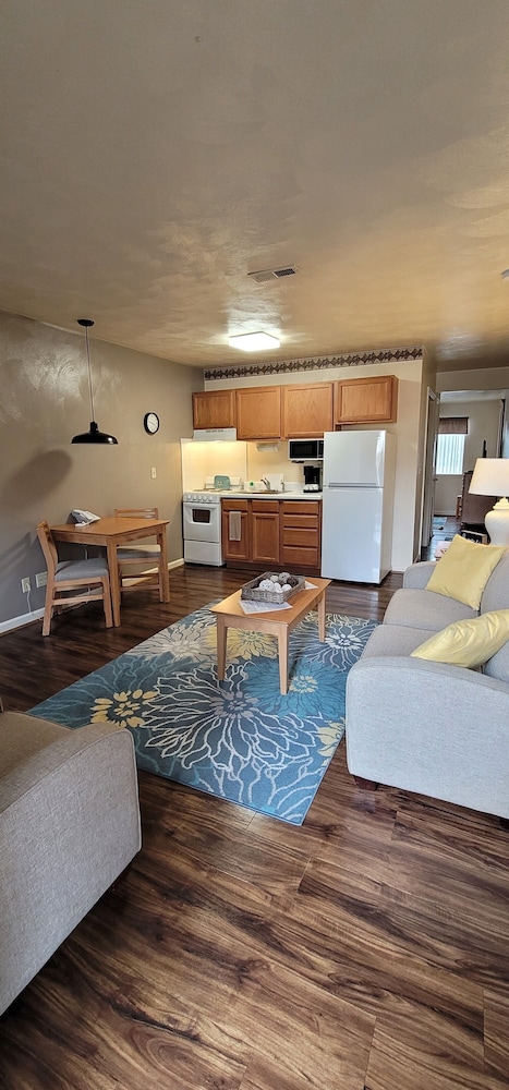 Affordable Corporate Suites Lanford - photo 47