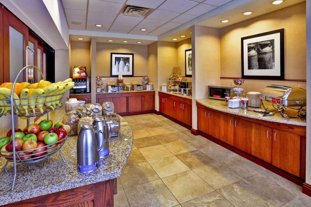 Hampton Inn Rutland - photo 57