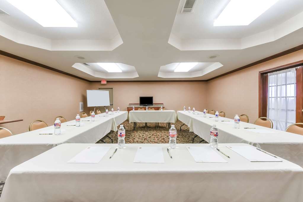 Super 8 by Wyndham Alvarado - photo 12