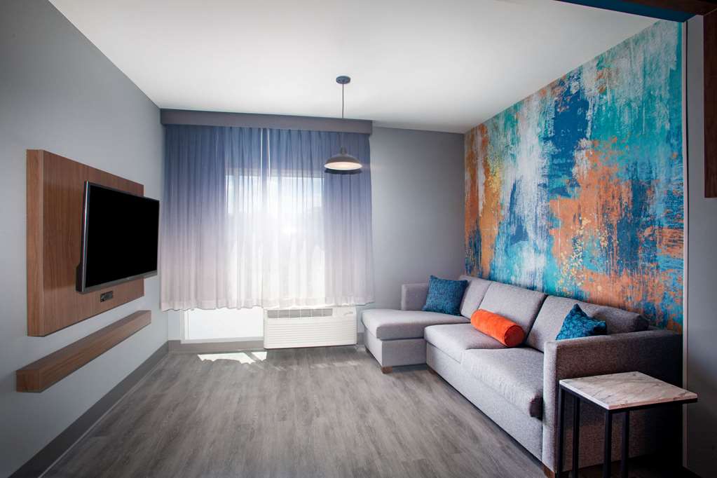 La Quinta Inn & Suites by Wyndham Oxford - photo 18