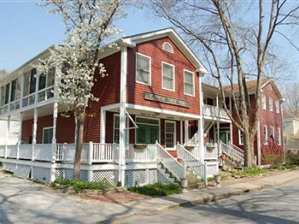 The Green Tree Inn — hotel in Alton
