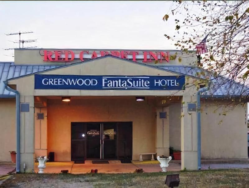 Red Carpet Inn And Fantasuite Hotel — hotel in Greenwood