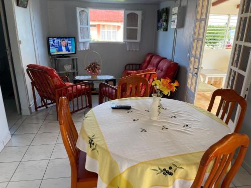 Maison typique de la Guadeloupe — 4-Star Luxury Hotel in Saint-Francois, Guadeloupe