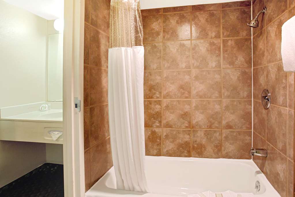 Super 8 by Wyndham Wheat Ridge Denver West - photo 7