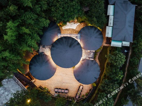Mogan View in the Cloud Inn — 4-Star Luxury Hotel in Deqing, People's Republic of China