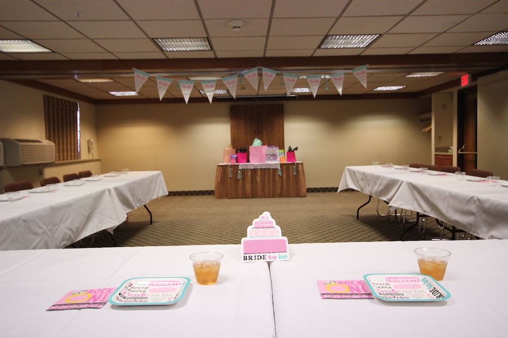 Garner Hotel Butte by IHG - photo 54