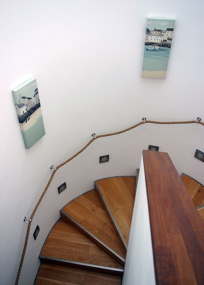 Riviera Apartments — 5-Star Luxury Hotel in Teignmouth, United Kingdom