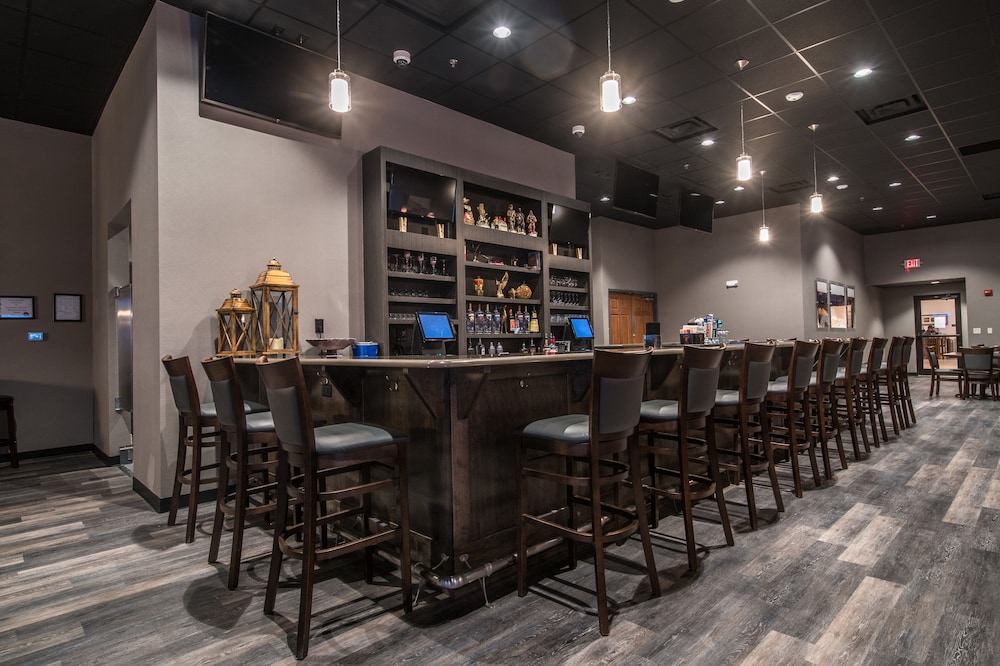 Astoria Hotel and Event Center - photo 40
