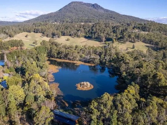 Quamby Bluff Lake House Deloraine Tasmania — 4-Star Luxury Hotel in Deloraine, Australia